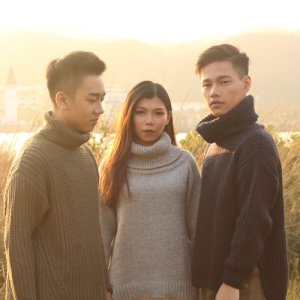 Dengarkan The Ark lagu dari 灰蓝气球 dengan lirik