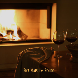 ดาวน์โหลดและฟังเพลง Fica Mais um Pouco (Explicit) พร้อมเนื้อเพลงจาก Victória Andrade