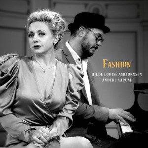 收聽Hilde Louise Asbjørnsen的Fashion歌詞歌曲