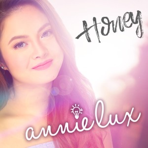 ดาวน์โหลดและฟังเพลง Honey พร้อมเนื้อเพลงจาก Annie Lux
