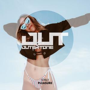 ดาวน์โหลดและฟังเพลง Pleasure พร้อมเนื้อเพลงจาก Subly