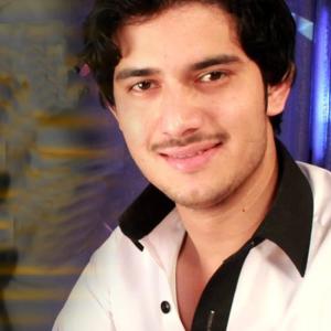 Dengarkan Zinda Abad Pti Zenda Abad lagu dari Waqas Khan dengan lirik