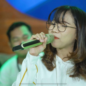 Dengarkan Angel 2 lagu dari Yuni Vebra dengan lirik