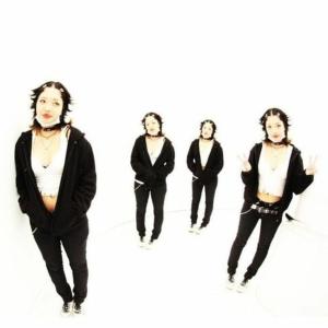 Dengarkan market (feat. st jimmy) (Explicit) lagu dari ss0ur dengan lirik