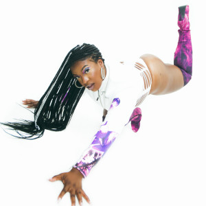 ดาวน์โหลดและฟังเพลง Microdosing (TAAHLIAH Remix|Explicit) พร้อมเนื้อเพลงจาก UNiiQU3