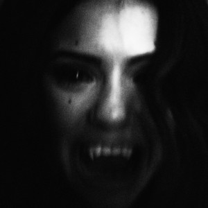 Dengarkan lagu Bloody Night Party (Explicit) nyanyian 44neverluv dengan lirik