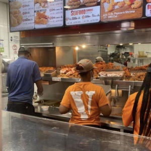 收聽KURTxCHAMPAGNE的SUPER RICH (feat. TaliHendrix) (Explicit)歌詞歌曲