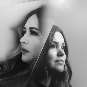 Listen to Grande song with lyrics from Mimy