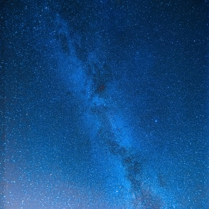 ดาวน์โหลดและฟังเพลง Heart on My Sleeve พร้อมเนื้อเพลงจาก Galaxies