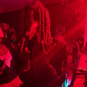 Listen to Lv Bag (Explicit) song with lyrics from Unitus