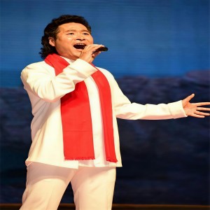 收聽高平展的黃土高坡+大老碗歌詞歌曲