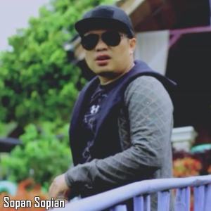 收听Sopan Sopian的Bagai Mengejar Pelangi歌词歌曲