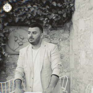 收聽Liviu Guta的VREAU DE 7 ORI PE NOAPTE歌詞歌曲