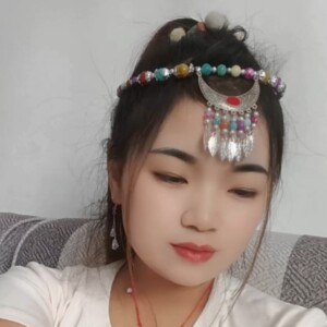 小艳艳的专辑最后却是陌生人
