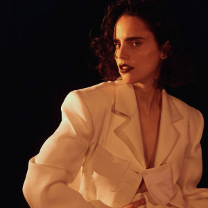 Anna Calvi ดาวน์โหลดและฟังเพลงฮิตจาก Anna Calvi