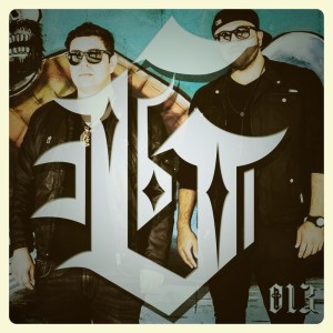 Dengarkan Grab the Wall (Explicit) lagu dari Thee Cool Cats dengan lirik