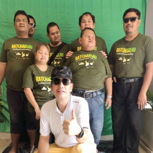 Listen to ให้ใจนำทาง (Instrumental) song with lyrics from วงดนตรี The Diamond Band