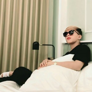 ดาวน์โหลดและฟังเพลง KALAH BANYAK (Remix) พร้อมเนื้อเพลงจาก Frando Jacks