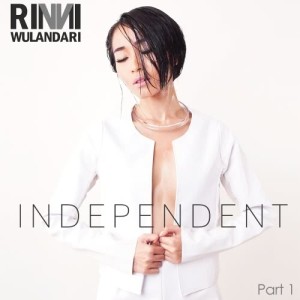 收聽RINNI的Rapuh歌詞歌曲