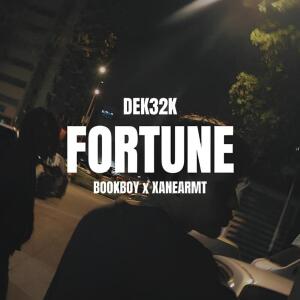 ดาวน์โหลดและฟังเพลง FORTUNE (feat. BookBoy & xanearmt) (Explicit) พร้อมเนื้อเพลงจาก DEK32K