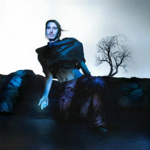 ดาวน์โหลดและฟังเพลง Megalomaniac พร้อมเนื้อเพลงจาก SONIKKU