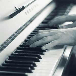 Listen to So Lonely song with lyrics from Jurrivh