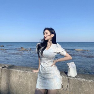 Listen to 带上耳机一起听 (DJ版) song with lyrics from Hikoor Music