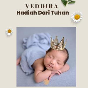 Dengarkan Veddira (Hadiah Dari Tuhan) lagu dari Kris Alexander dengan lirik