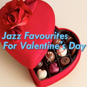 Dengarkan Cheek To Cheek lagu dari Ella Fitzgerald and Louis Armstrong dengan lirik
