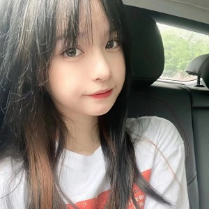 收听杨子婷的小小的年纪还不懂什么是爱 (抖音BGM版)歌词歌曲