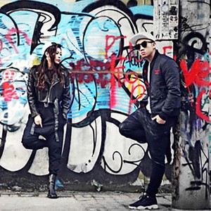 Dengarkan 终点起点 lagu dari 低调组合 dengan lirik