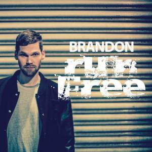 ดาวน์โหลดและฟังเพลง Run Free พร้อมเนื้อเพลงจาก Brandon Bauer