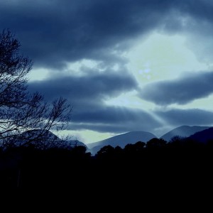 ดาวน์โหลดและฟังเพลง ray of light พร้อมเนื้อเพลงจาก After Hours