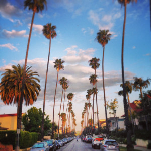 Dengarkan lagu Build Me Up nyanyian Black White Dynamite dengan lirik