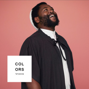 Dengarkan Umama - A COLORS SHOW lagu dari Sjava dengan lirik