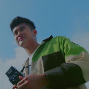 收聽Anrez Putra Adelio的Pantang Pulang Sebelum Sayang歌詞歌曲