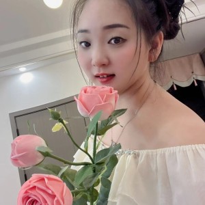 Listen to 半痴半傻半疯癫 (cover: 燕宝儿) (完整版) song with lyrics from 叶娅訫