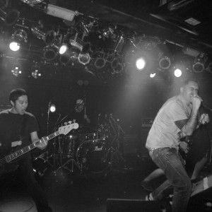 Dengarkan Big Mouth lagu dari The Pledge dengan lirik