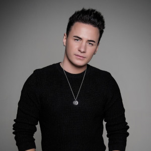 Dengarkan lagu When We Were Young nyanyian Ryan Dolan dengan lirik