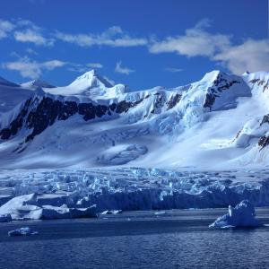 Listen to Snowy Days song with lyrics from Cloudimane