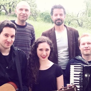 Listen to Najin Dan song with lyrics from Flora & Paris