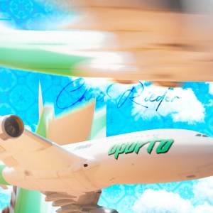 收聽Chris Rieder的Oporto (Explicit)歌詞歌曲