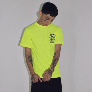 收聽Gezzyboiii的Le WaVeNeW' (Explicit)歌詞歌曲