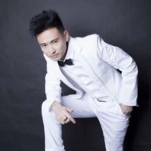 Listen to 伤心的站台 song with lyrics from 安东阳