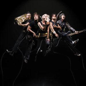 ดาวน์โหลดและฟังเพลง We Live พร้อมเนื้อเพลงจาก Superchick