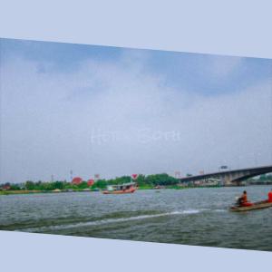 Dengarkan lagu Kid Vaughan nyanyian Keio Yusran dengan lirik