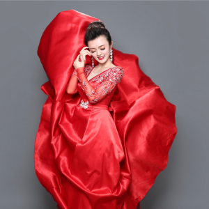 Dengarkan lagu 遵义是我家 (完整版) nyanyian 梁爱科 dengan lirik