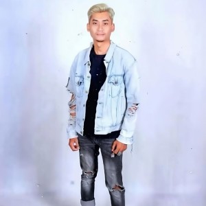 收聽Frizz的LIBURAN歌詞歌曲