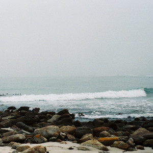 ดาวน์โหลดและฟังเพลง Friends พร้อมเนื้อเพลงจาก Indra