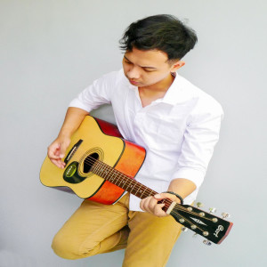 Listen to Senyumanmu song with lyrics from Adam Maulana